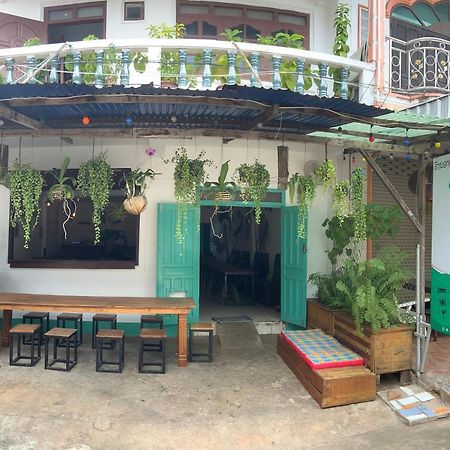 La Casa - Thakhek Hostel Exterior photo